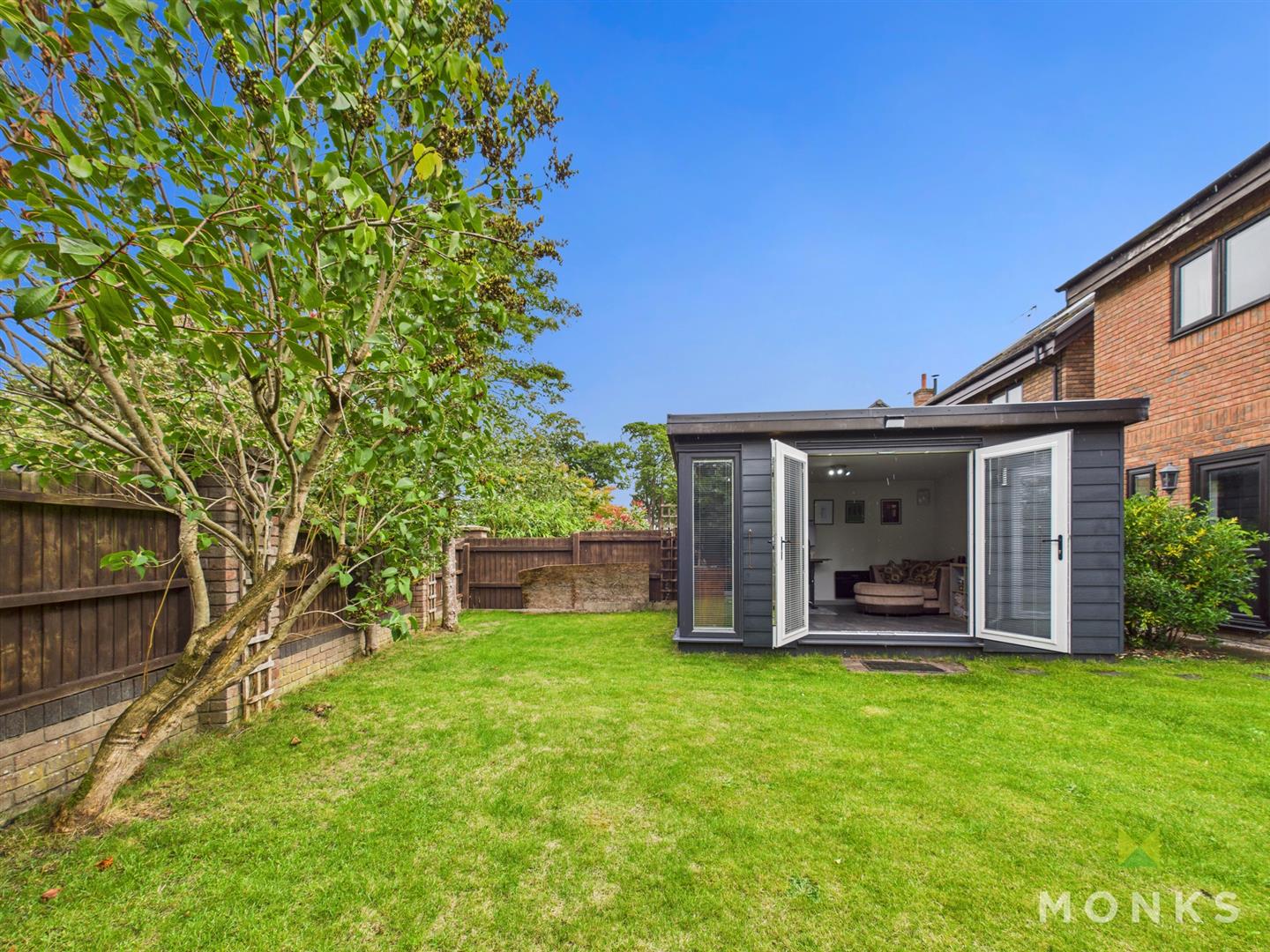 1 Oswalds Close, Oswestry, SY11 2TD For Sale 1 Oswalds Close, Oswestry, SY11 2TD For Sale